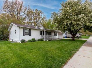 805 10th St, Kalona, IA 52247