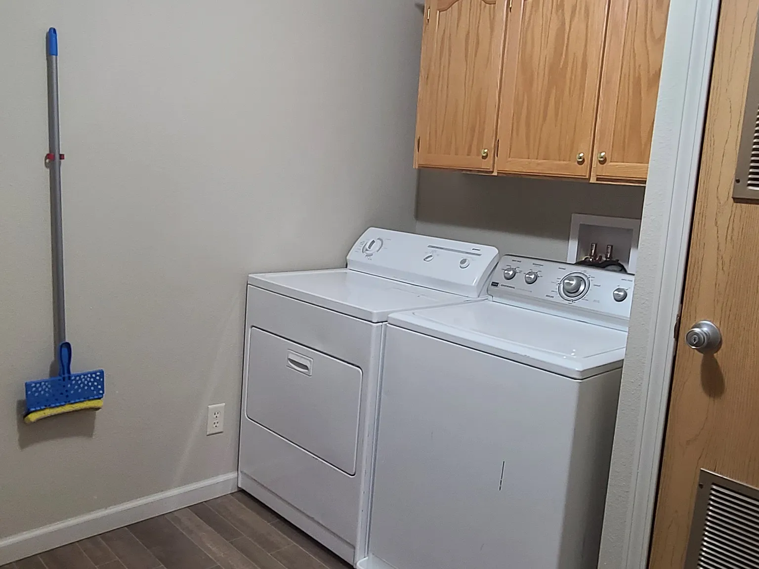 3 bed, $1,400 — Photo 4