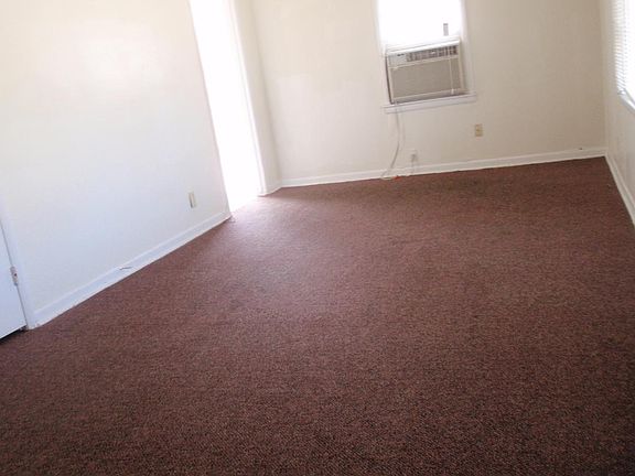 3rd image of 1213 W 17th St