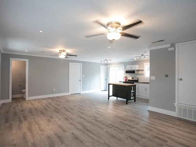 1103 Booker Ave #B — Photo 30