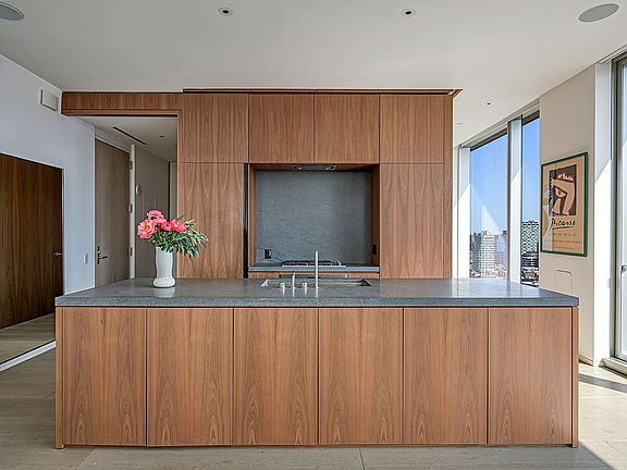4th image of 215 Chrystie St #26W