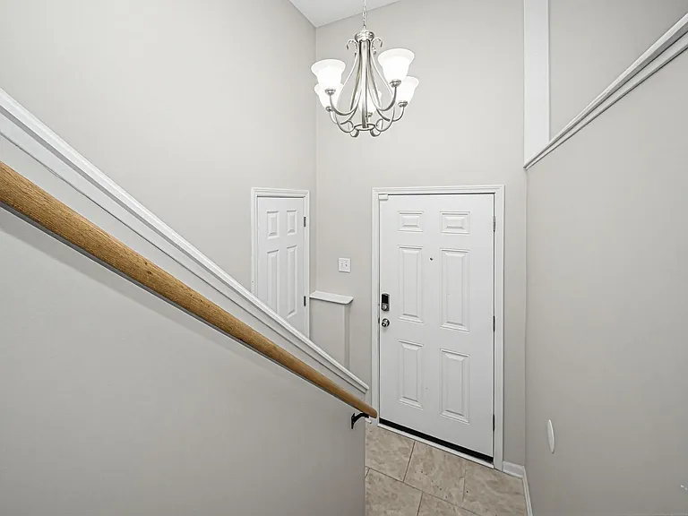 1429 Highland Dr — Photo 5