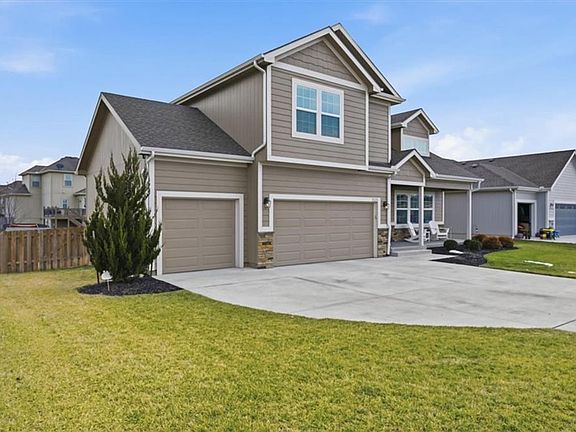 2nd image of 2121 Sycamore St