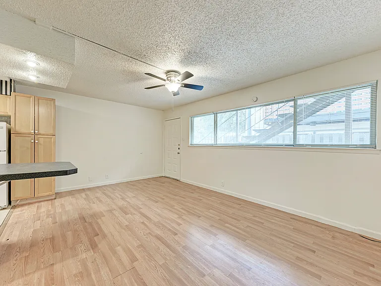 2404 Longview St #101 — Photo 6