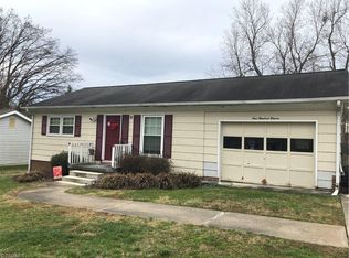 111 Sunset Dr, Randleman, NC 27317