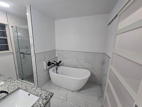 3rd image of 7709 Marlborough Dr W