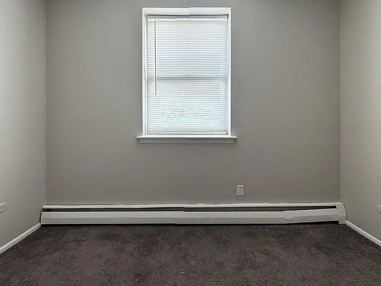 Ashland Apartments — Photo 6