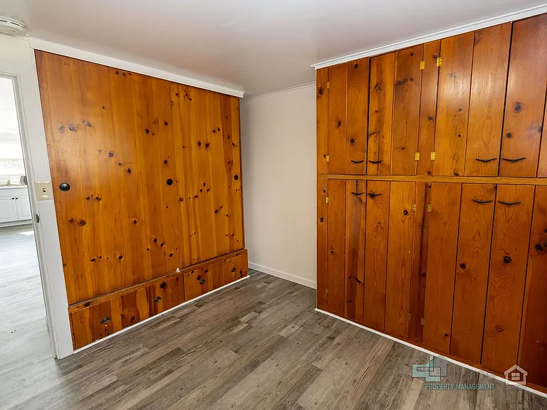 Charming Multi-Unit Living in Prime Northeast Salem Location — Photo 12