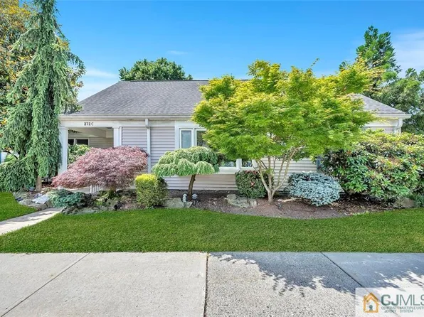 272 Middlebury Ln, Monroe Township, NJ 08831