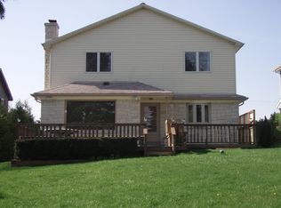 N60W35120 Lake Dr, Oconomowoc, WI 53066