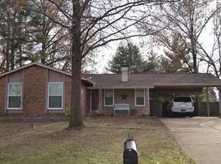 1352 Virginia Dr, Ballwin, MO 63011