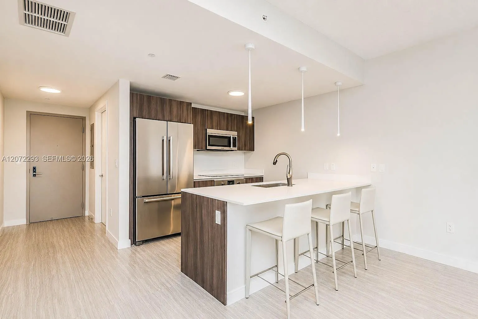 Aria On The Bay Condo — Photo 4