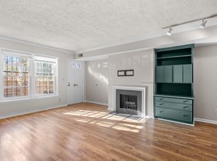 1957 1/2 Calvert St NW, Washington, DC 20009