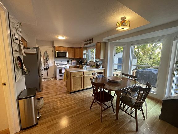 3rd image of 302 Snow Shoe Dr