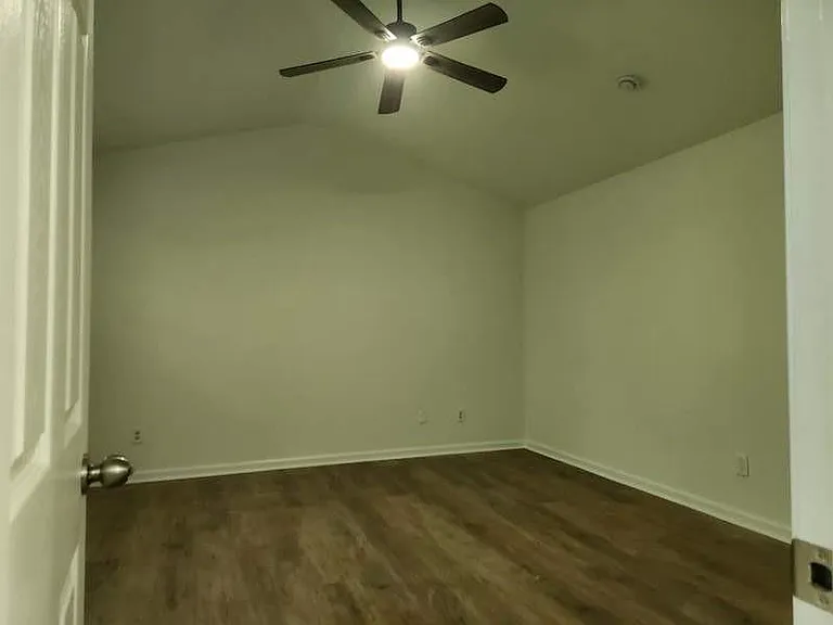 2025 Kyrle Ln — Photo 18