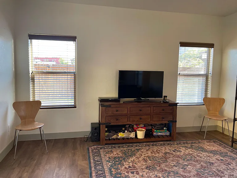 1110 E Bonita St — Photo 4