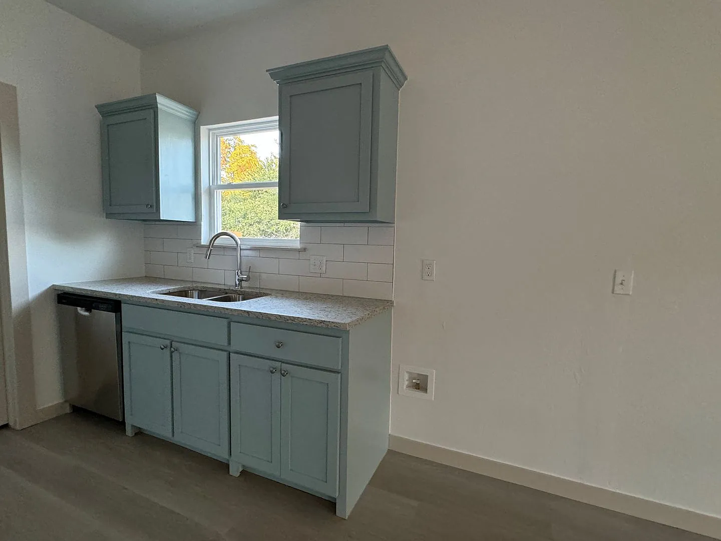 1202 W Iowa- hot new listing! — Photo 4