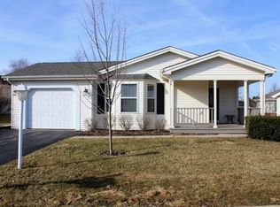 1016 Castleton Ct, Grayslake, IL 60030