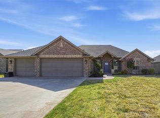 3613 Regal Dr, Altus, OK 73521