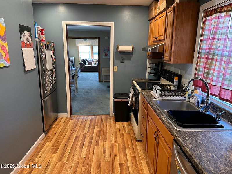 5th image of 143 Sherman Avenue