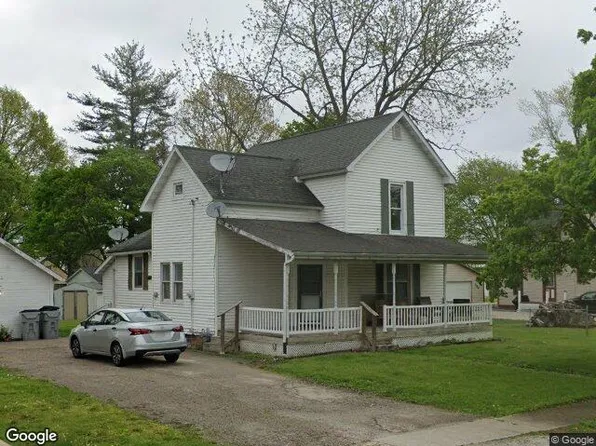 262 E Hamilton St, Warrensburg, IL 62573