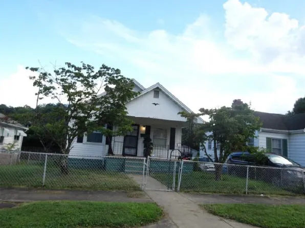 1051 Jackson Ave, Huntington, WV 25704