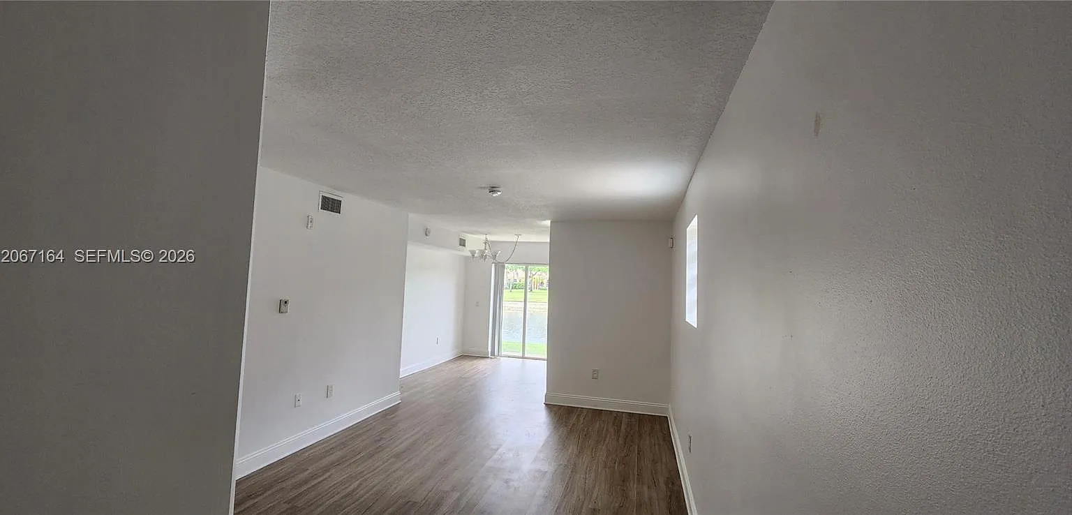 3478 Briar Bay Blvd — Photo 2