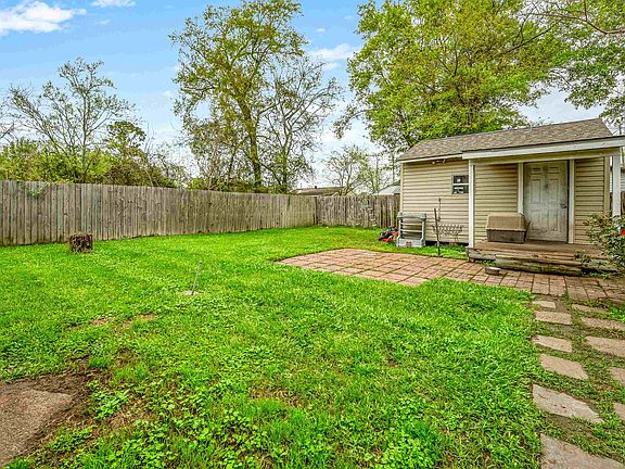 5th image of 2803 Hinton Dr