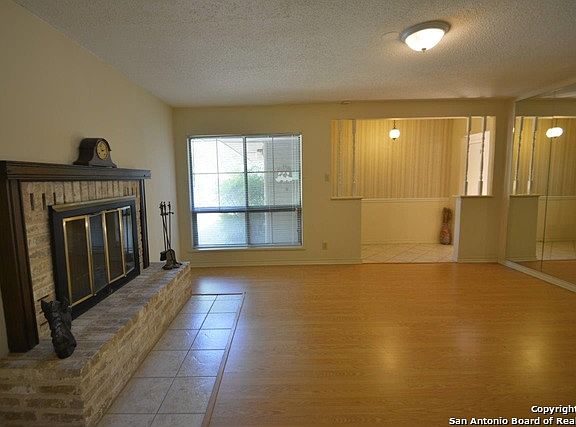 3rd image of 102 Palo Verde Dr S