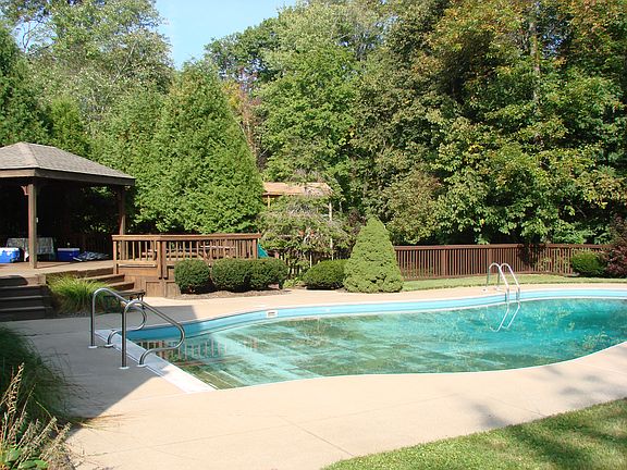 3rd image of 4147 Derrwood Dr