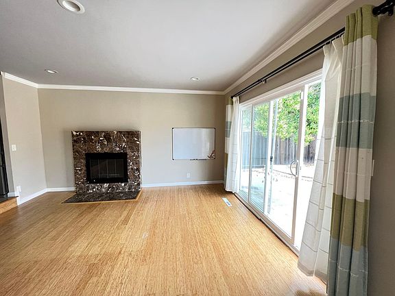 4th image of 1063 Cloverbrook Dr