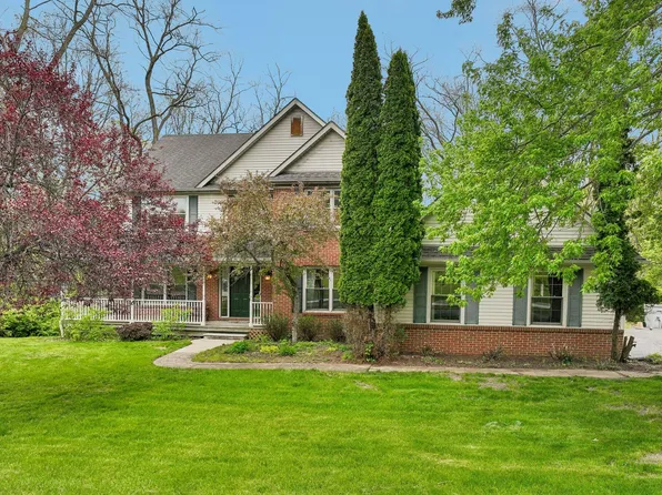 6338 Dalton Rdg, Brighton, MI 48116