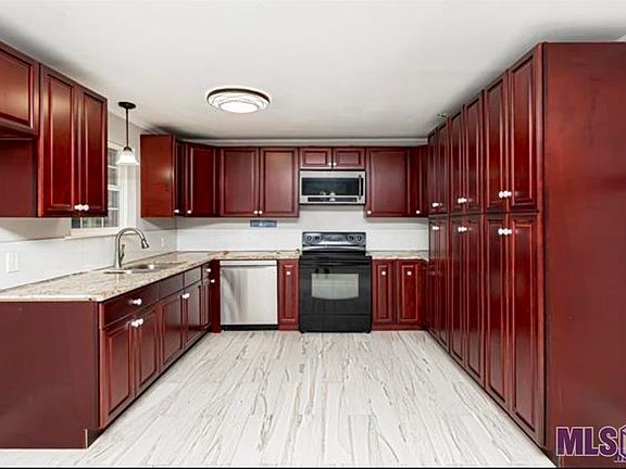 2nd image of 10096 Lake Park Ave