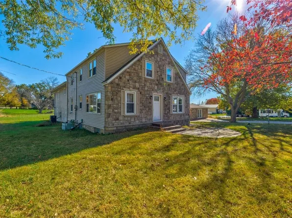 18836 Wendover Ave, Granger, IA 50109