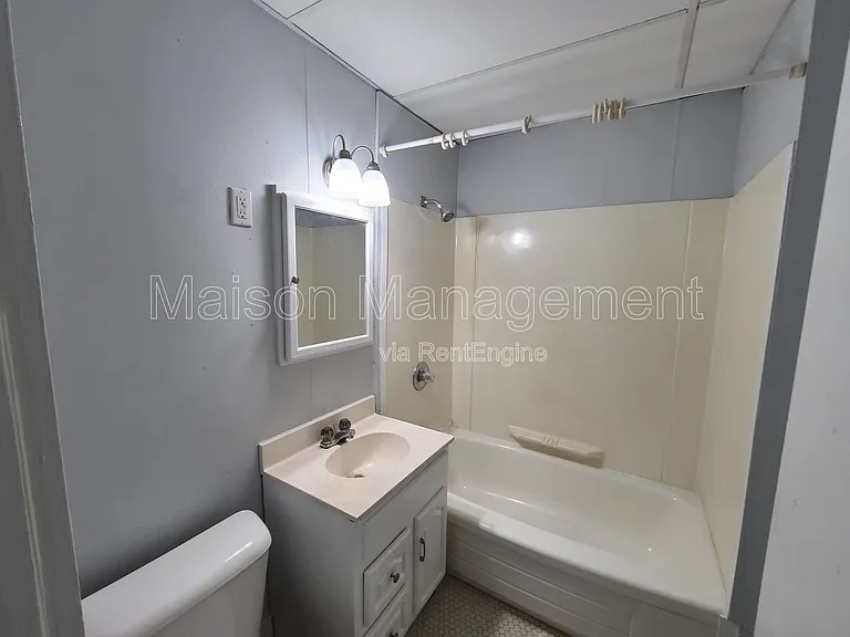693 Park Ave #11 — Photo 9