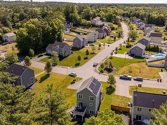3rd image of 44 Brookside Dr #44