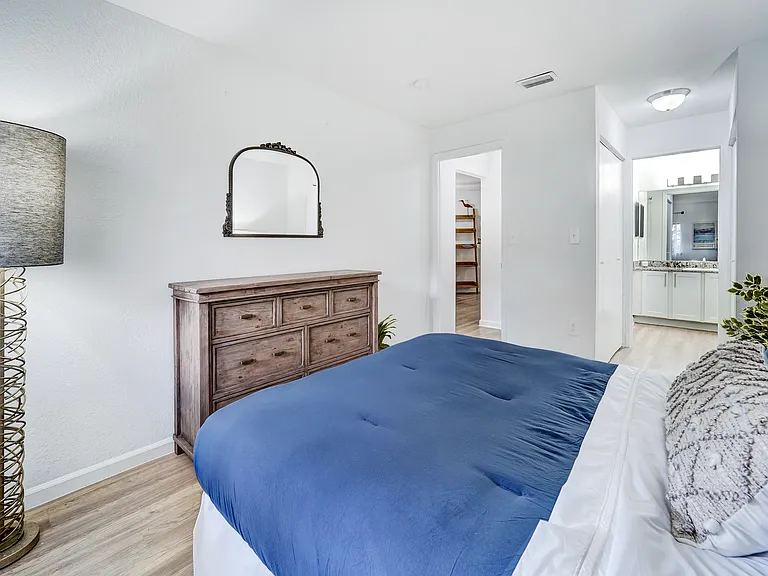 Emerald Palms Apartment Homes — Photo 15