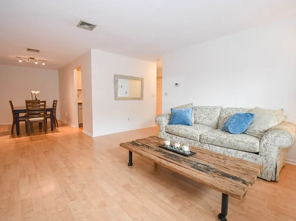 45 Loomis St APT 205, Malden, MA 02148