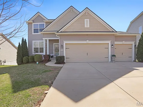 1026 Konert Lake Dr, Fenton, MO 63026