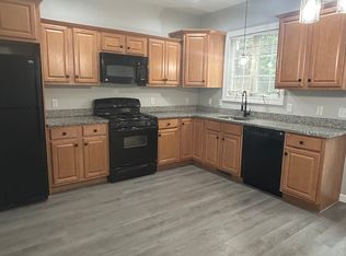 326 Mendon Rd APT 4, Woonsocket, RI 02895