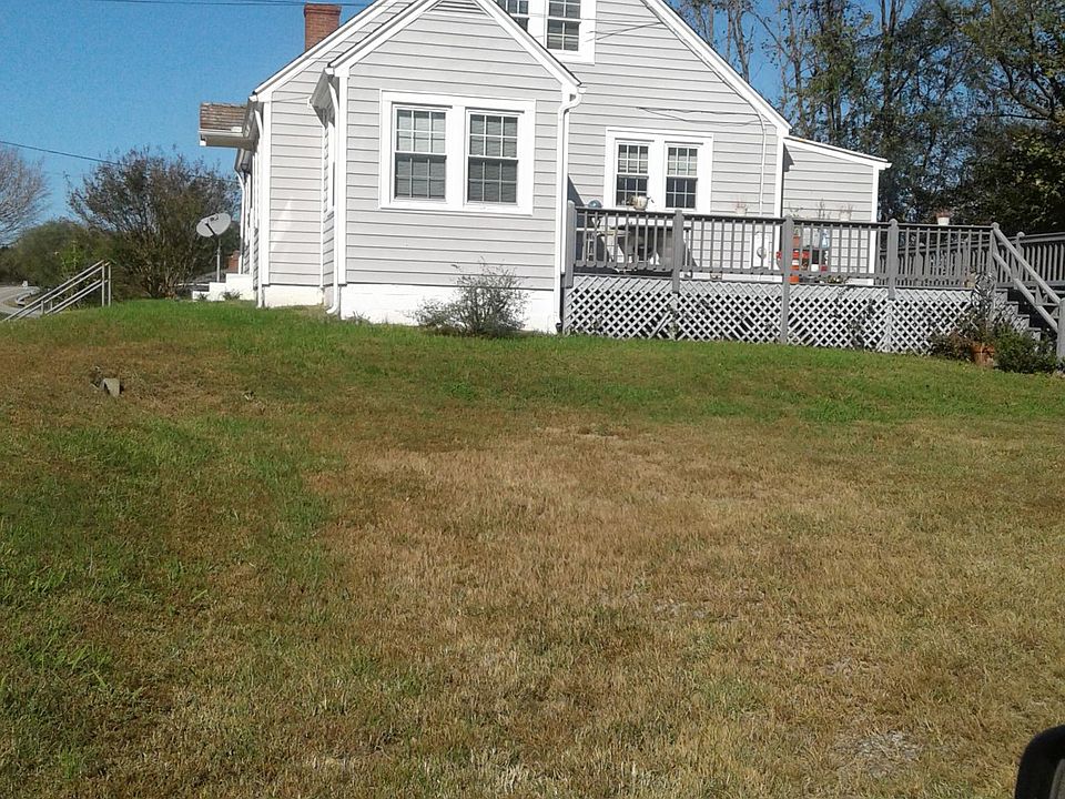 2nd image of 195 W Courthouse Rd