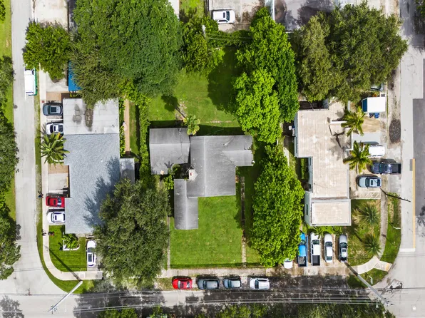111 SE 14TH Street, Fort Lauderdale, FL 33316