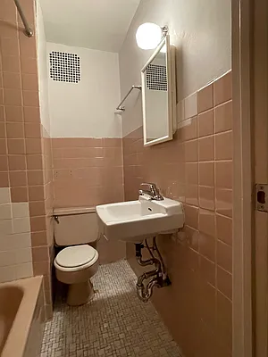 Rented by Peter R. Hungerford, LREB | media 2