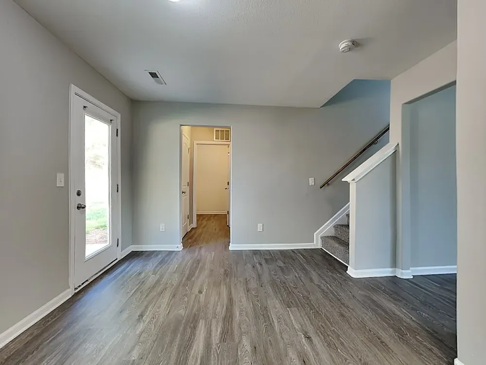 4 bed, 2501 sqft, $1,335 — Photo 2