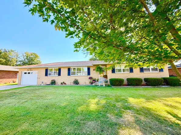 411 Sunset Dr, Centralia, IL 62801