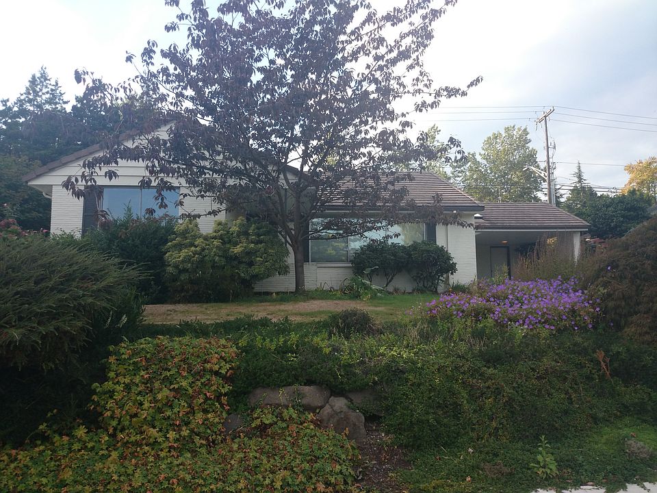 2nd image of 5531 Coniston Rd NE