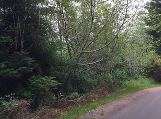 144 Robin Dr, North Bend, OR 97459