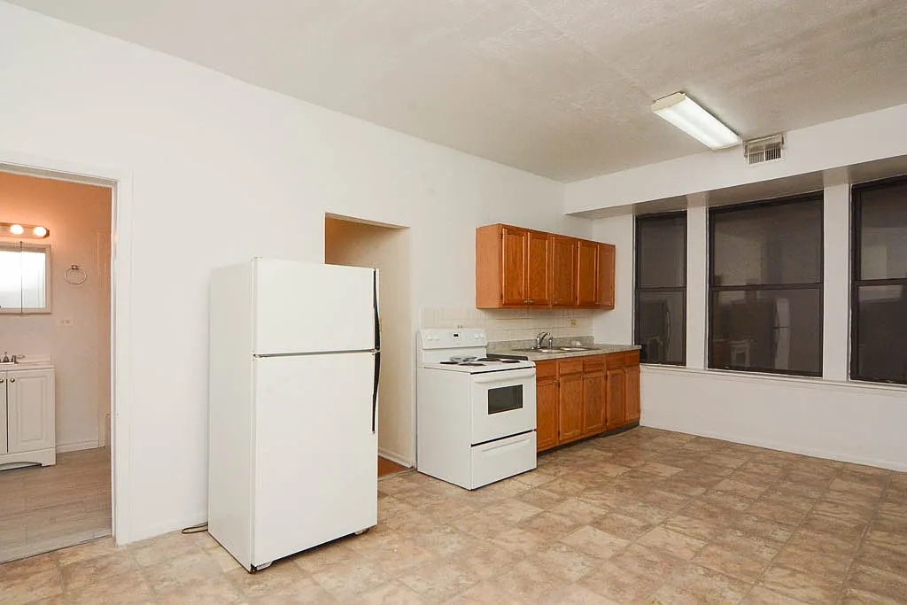 Building Photo - 2320 N Kedzie Blvd #1R