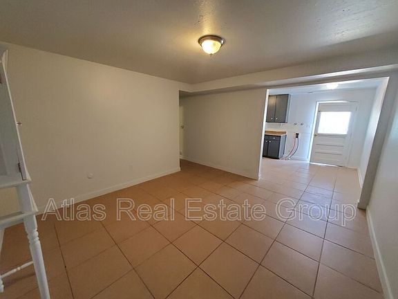 4th image of 2461-2463 E 18th St #2461-1/2