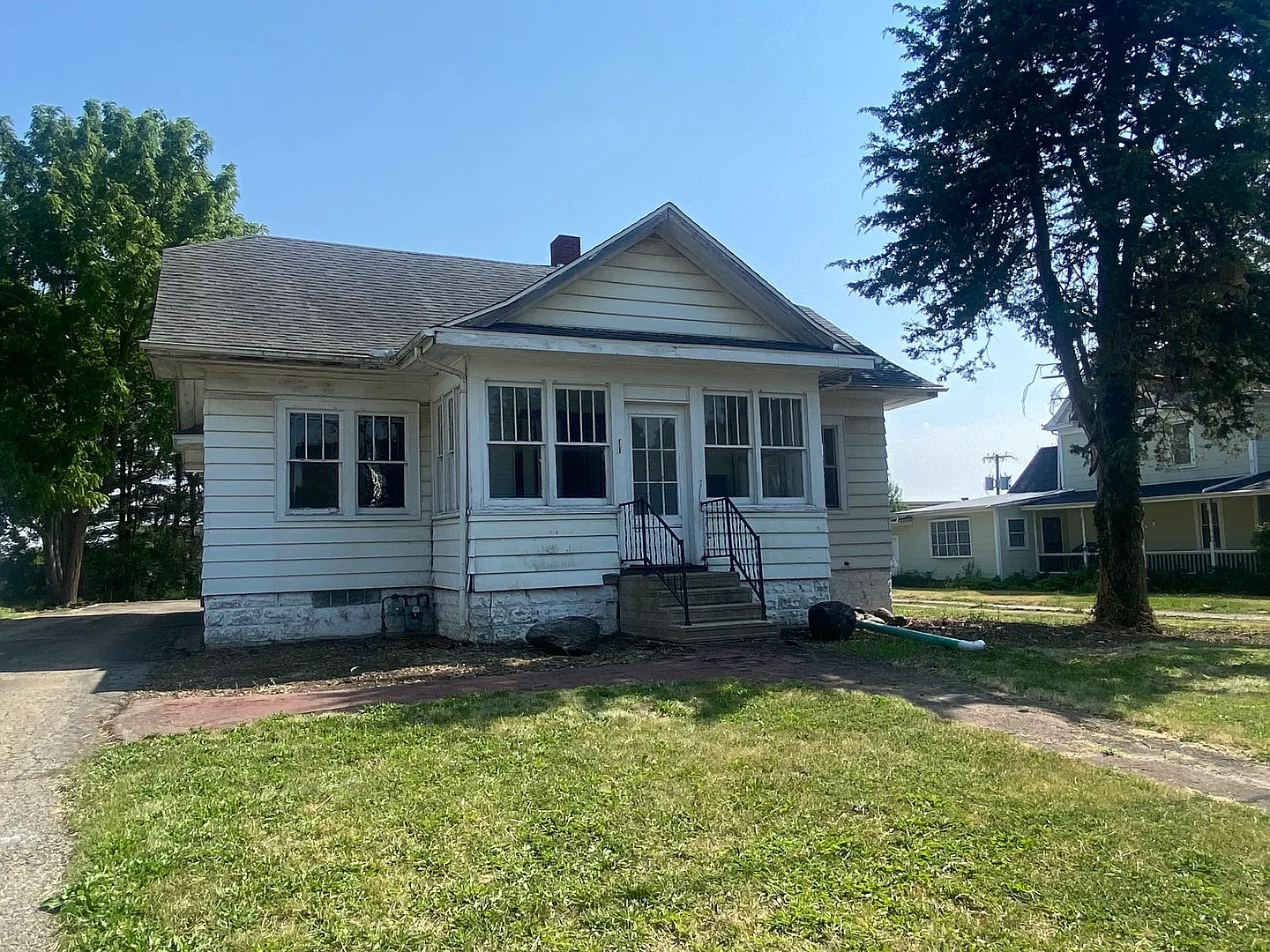111 E Gridley Rd photo 1